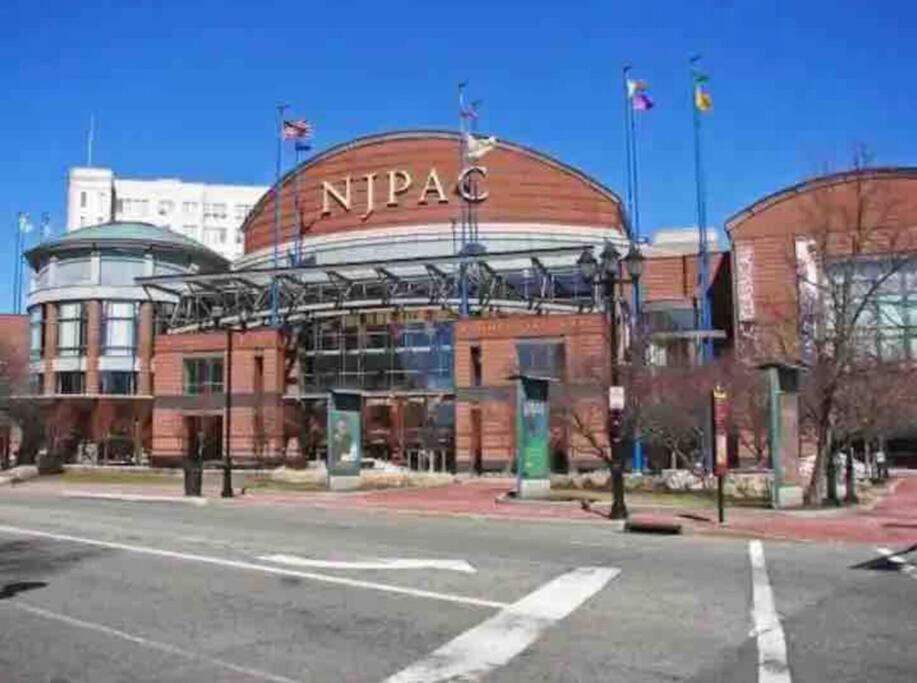 Pumpkin Premise By Airport, 5 Beds, Sleeps 8, Book 7 Days, Get 20 Percent Off Apartamento Newark Exterior foto