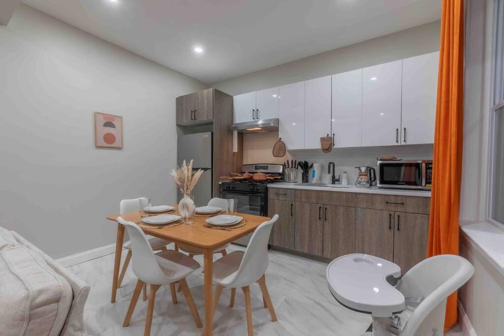 Pumpkin Premise By Airport, 5 Beds, Sleeps 8, Book 7 Days, Get 20 Percent Off Apartamento Newark Exterior foto