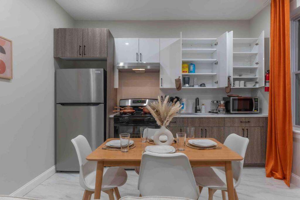 Pumpkin Premise By Airport, 5 Beds, Sleeps 8, Book 7 Days, Get 20 Percent Off Apartamento Newark Exterior foto