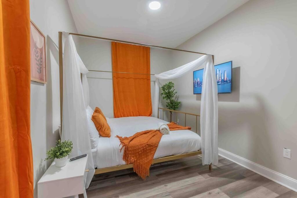 Pumpkin Premise By Airport, 5 Beds, Sleeps 8, Book 7 Days, Get 20 Percent Off Apartamento Newark Exterior foto